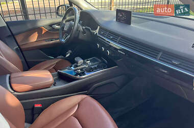 Внедорожник / Кроссовер Audi Q7 2018 в 