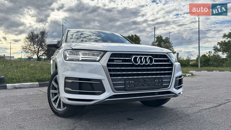 Внедорожник / Кроссовер Audi Q7 2016 в Киеве