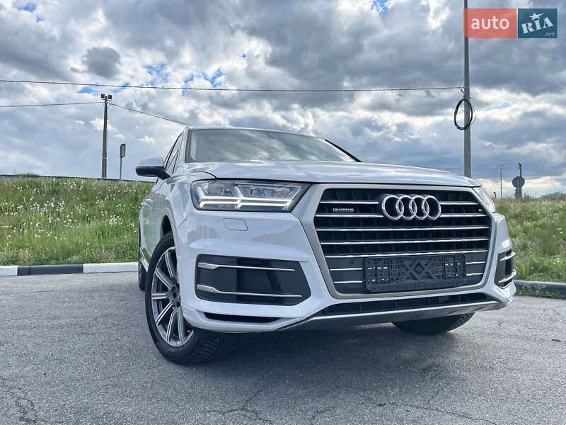 Внедорожник / Кроссовер Audi Q7 2016 в Киеве