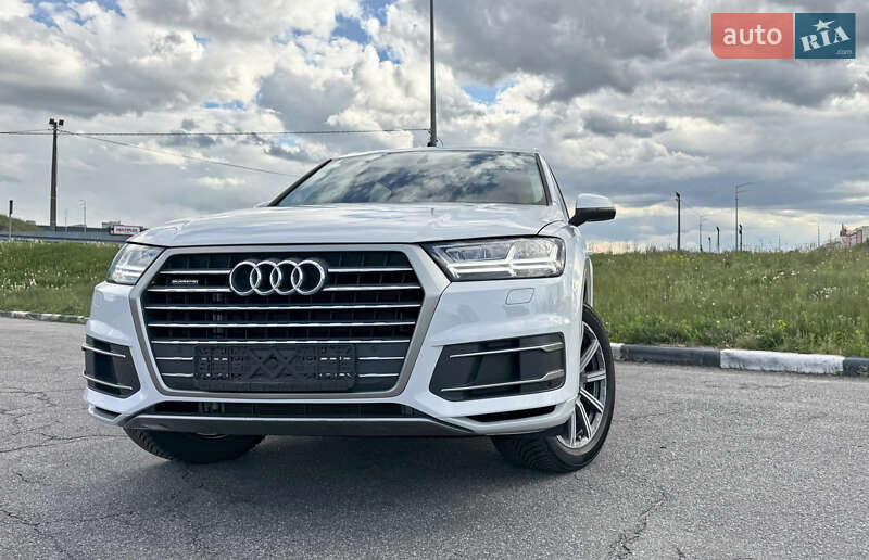 Внедорожник / Кроссовер Audi Q7 2016 в Киеве