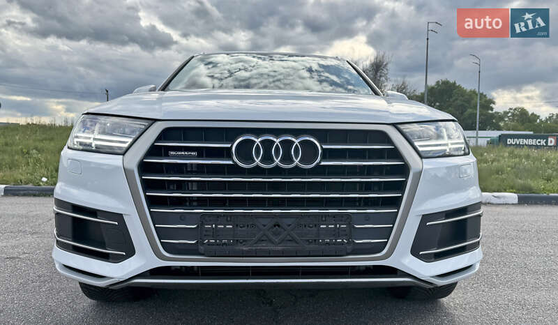 Внедорожник / Кроссовер Audi Q7 2016 в Киеве