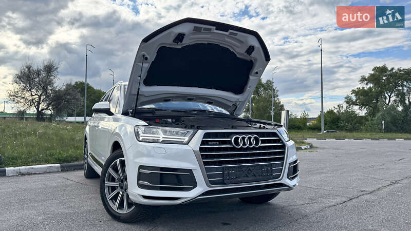 Внедорожник / Кроссовер Audi Q7 2016 в Киеве