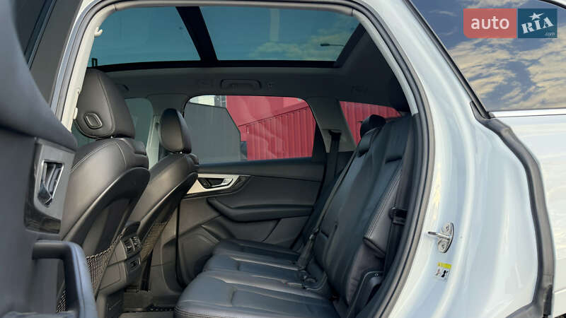 Внедорожник / Кроссовер Audi Q7 2016 в Киеве