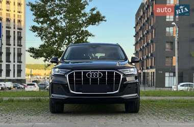 Позашляховик / Кросовер Audi Q7 2020 в 