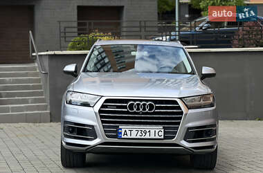 Внедорожник / Кроссовер Audi Q7 2016 в 