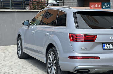 Внедорожник / Кроссовер Audi Q7 2016 в 