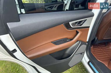 Внедорожник / Кроссовер Audi Q7 2019 в 