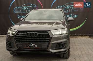 Позашляховик / Кросовер Audi Q7 2018 в 