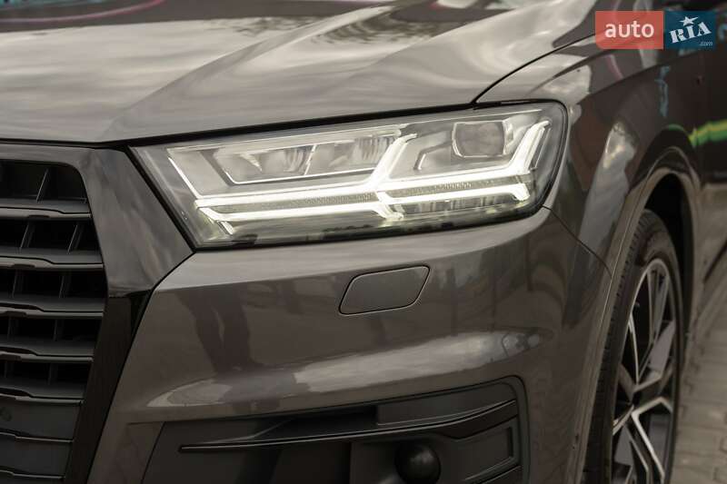 Позашляховик / Кросовер Audi Q7 2018 в Луцьку