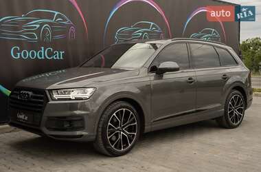 Позашляховик / Кросовер Audi Q7 2018 в 