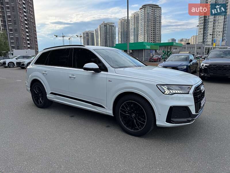 Внедорожник / Кроссовер Audi Q7 2023 в Киеве