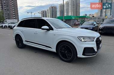 Внедорожник / Кроссовер Audi Q7 2023 в 
