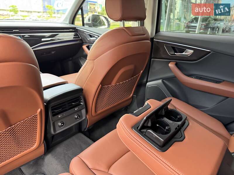 Внедорожник / Кроссовер Audi Q7 2023 в Киеве