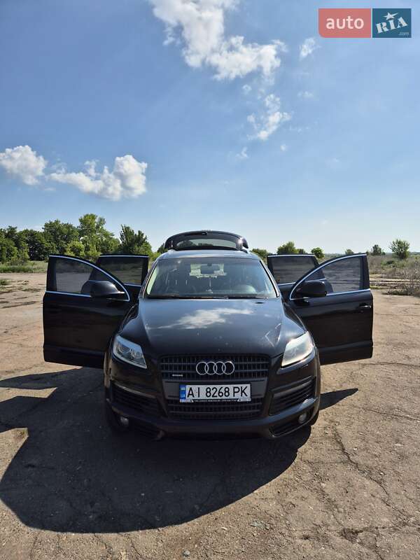 Внедорожник / Кроссовер Audi Q7 2007 в 