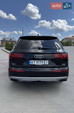 Внедорожник / Кроссовер Audi Q7 2016 в 
