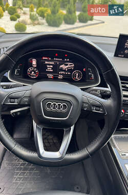 Внедорожник / Кроссовер Audi Q7 2016 в 