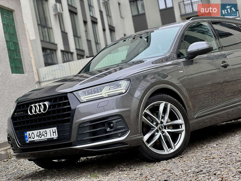 Внедорожник / Кроссовер Audi Q7 2018 в Ужгороде