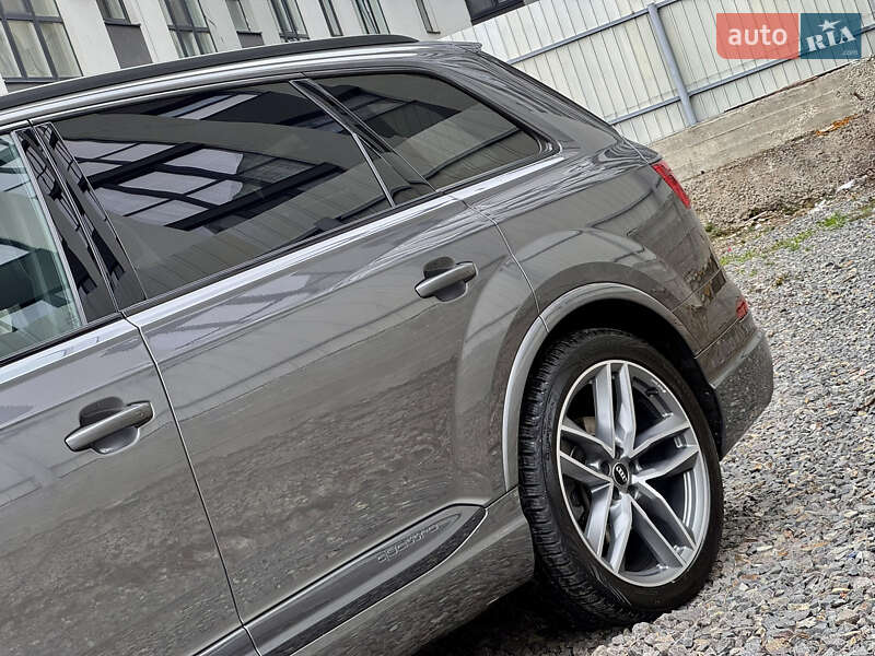 Внедорожник / Кроссовер Audi Q7 2018 в Ужгороде