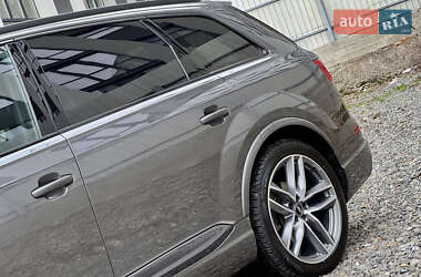 Внедорожник / Кроссовер Audi Q7 2018 в 