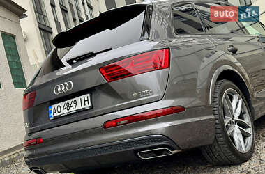 Внедорожник / Кроссовер Audi Q7 2018 в 
