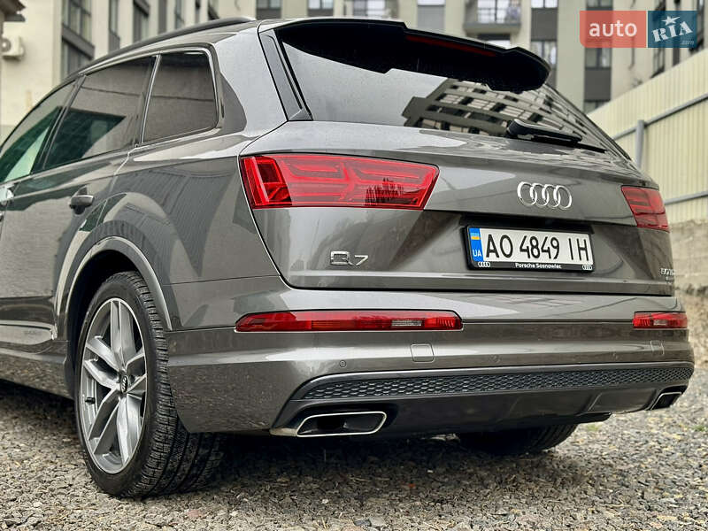 Внедорожник / Кроссовер Audi Q7 2018 в Ужгороде