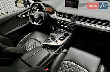 Внедорожник / Кроссовер Audi Q7 2018 в 