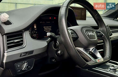 Внедорожник / Кроссовер Audi Q7 2018 в 