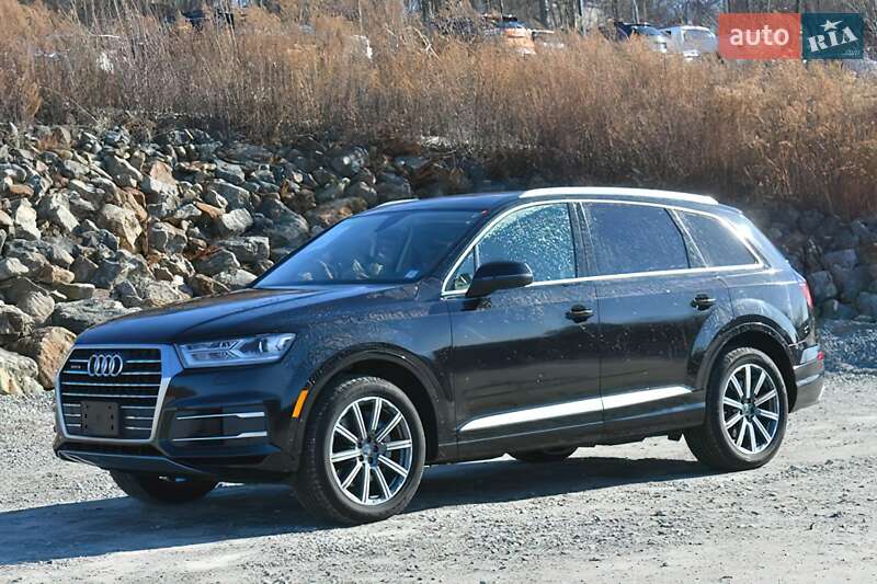 Внедорожник / Кроссовер Audi Q7 2018 в 