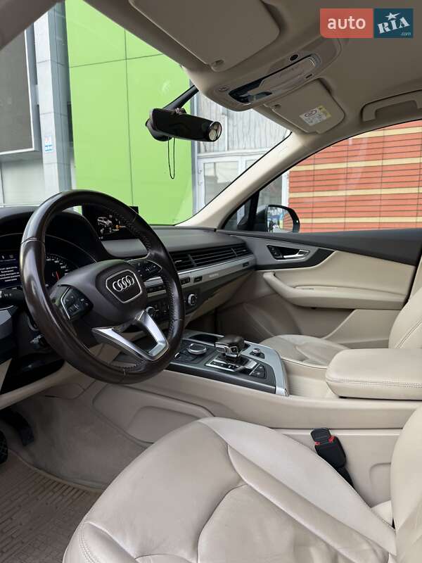Позашляховик / Кросовер Audi Q7 2016 в Києві