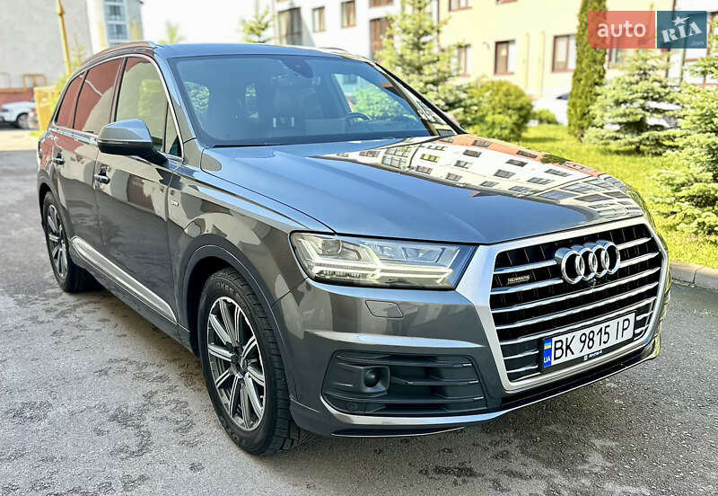 Позашляховик / Кросовер Audi Q7 2016 в 