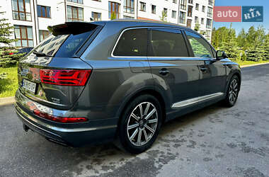 Позашляховик / Кросовер Audi Q7 2016 в 