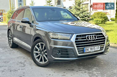 Позашляховик / Кросовер Audi Q7 2016 в 