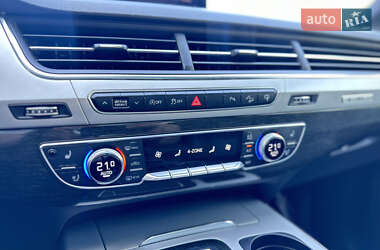 Позашляховик / Кросовер Audi Q7 2016 в 