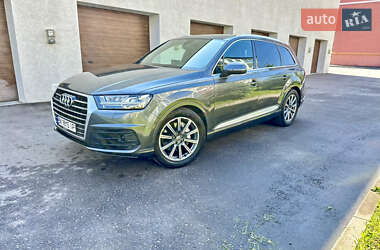 Позашляховик / Кросовер Audi Q7 2016 в 
