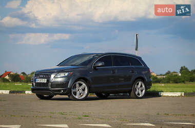 Внедорожник / Кроссовер Audi Q7 2011 в 