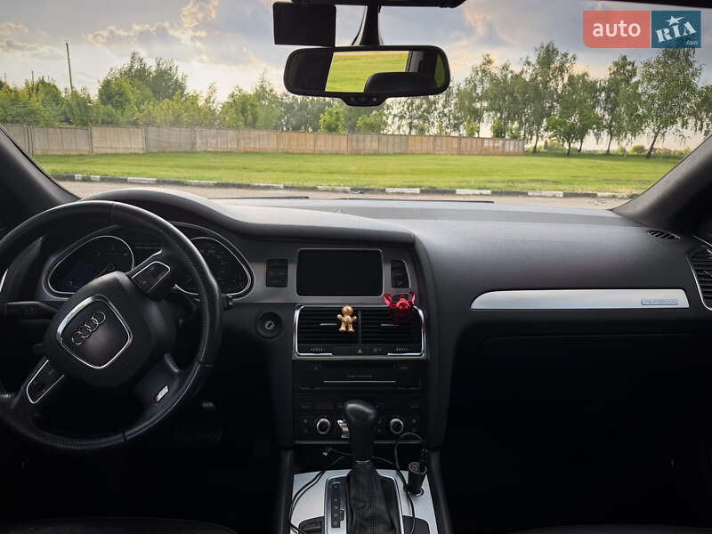 Внедорожник / Кроссовер Audi Q7 2011 в Сумах