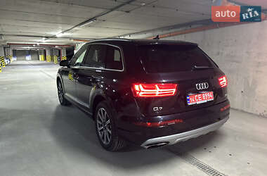 Внедорожник / Кроссовер Audi Q7 2017 в 