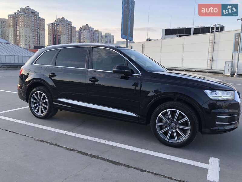 Позашляховик / Кросовер Audi Q7 2019 в Києві