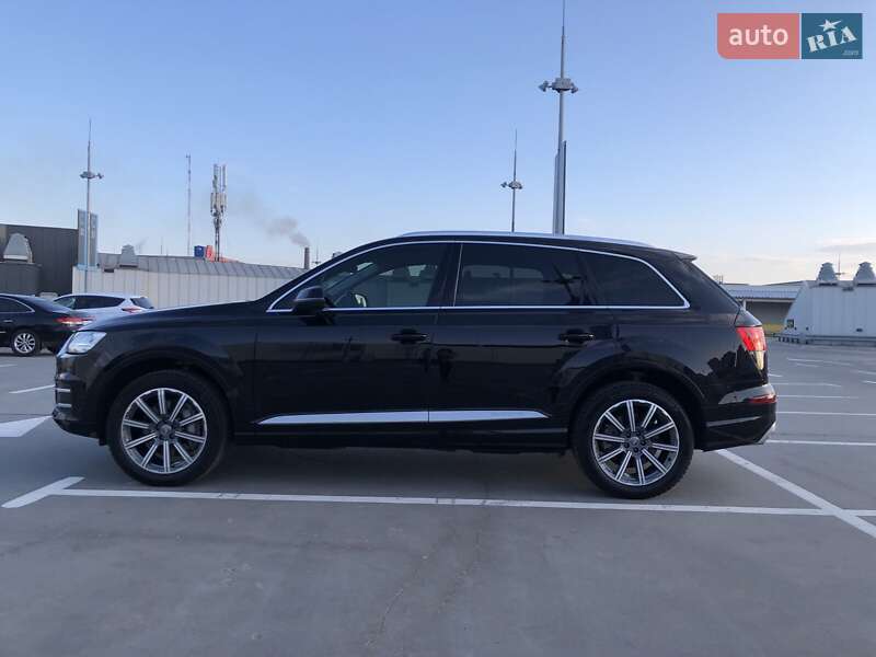 Позашляховик / Кросовер Audi Q7 2019 в Києві
