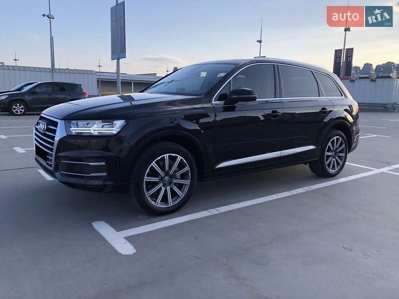 Позашляховик / Кросовер Audi Q7 2019 в Києві