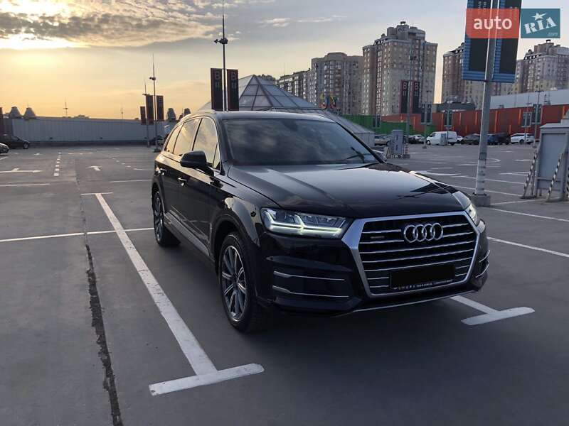 Позашляховик / Кросовер Audi Q7 2019 в Києві