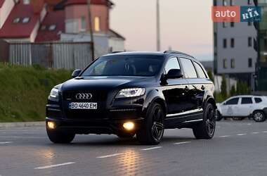 Внедорожник / Кроссовер Audi Q7 2012 в 