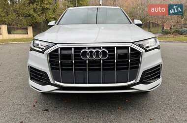 Внедорожник / Кроссовер Audi Q7 2021 в 