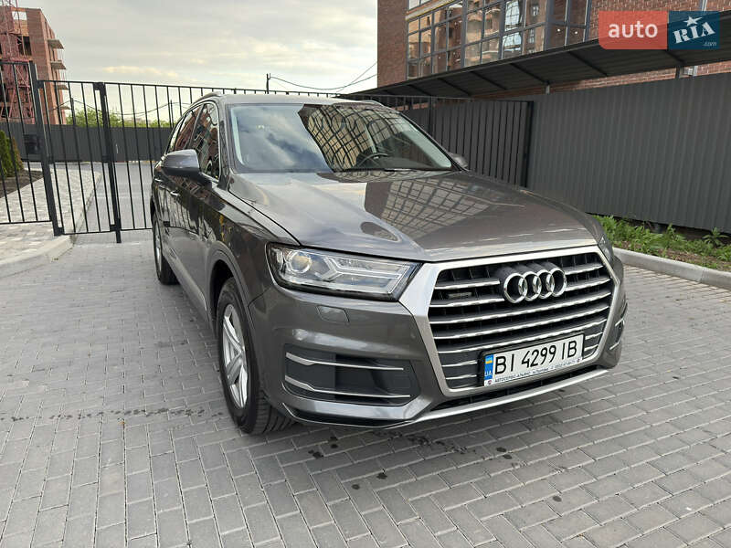 Позашляховик / Кросовер Audi Q7 2018 в Києві