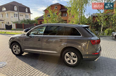 Внедорожник / Кроссовер Audi Q7 2018 в 