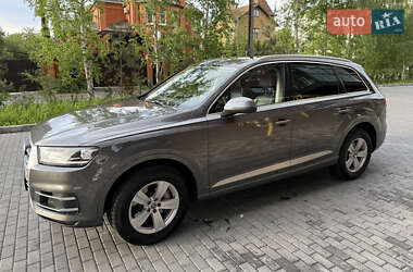 Внедорожник / Кроссовер Audi Q7 2018 в 