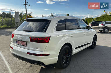 Внедорожник / Кроссовер Audi Q7 2017 в 