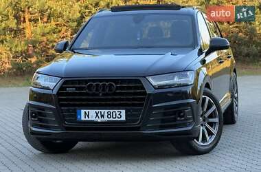 Внедорожник / Кроссовер Audi Q7 2017 в 