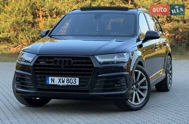 Внедорожник / Кроссовер Audi Q7 2017 в 