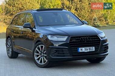 Внедорожник / Кроссовер Audi Q7 2017 в 